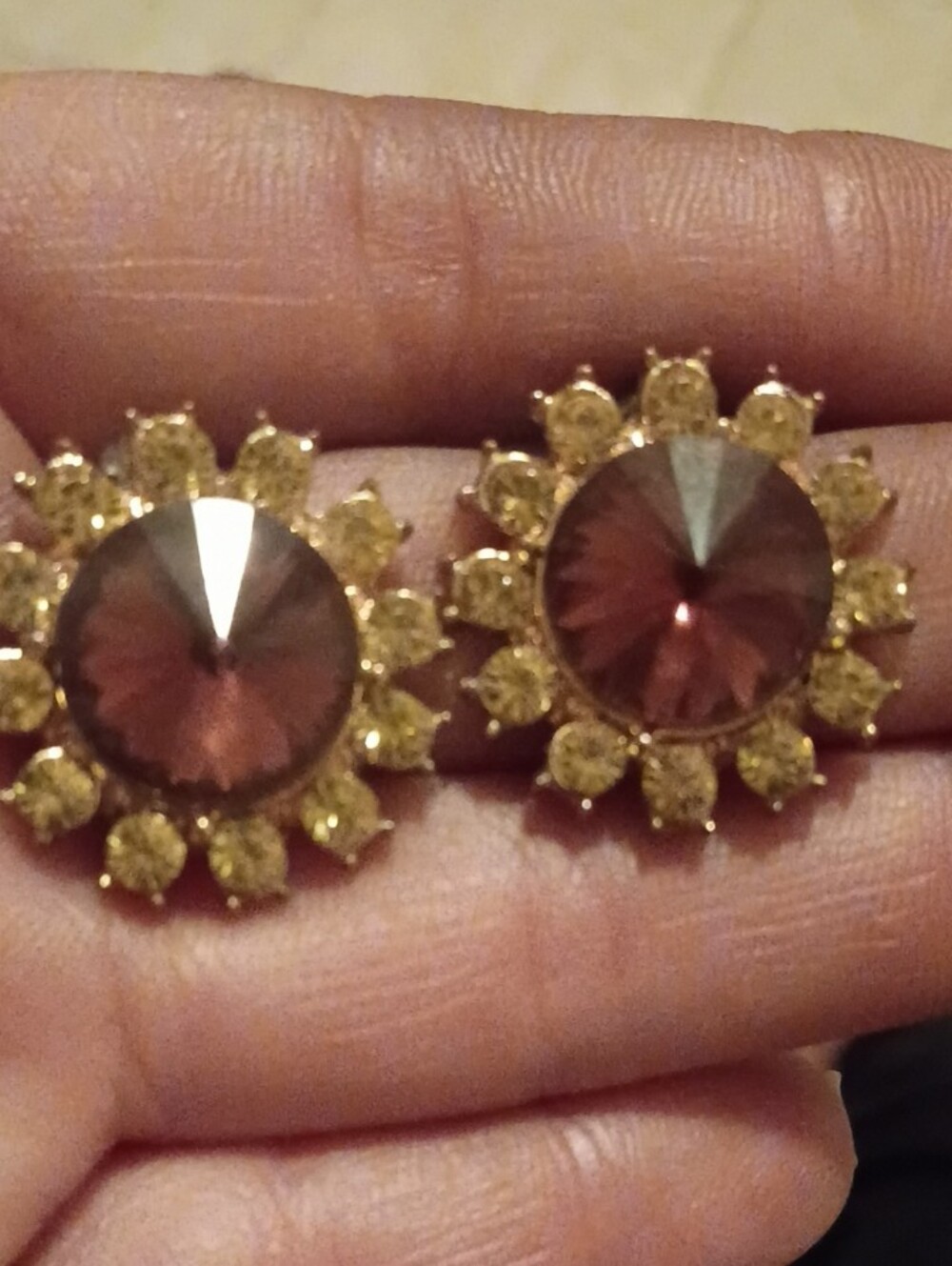 Vtg Gold-Tone Sunburst Stud Earrings with Amber Center